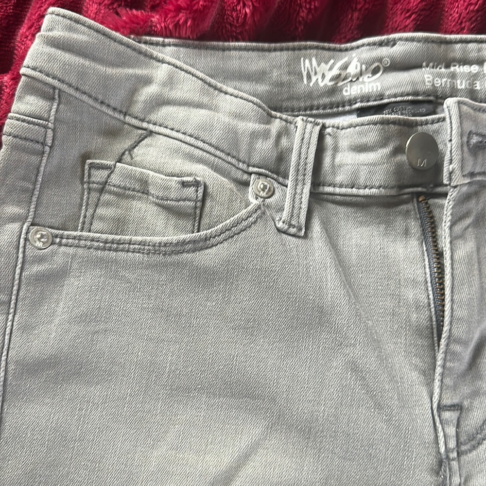 Grey Mid-Rise Jean-Shorts